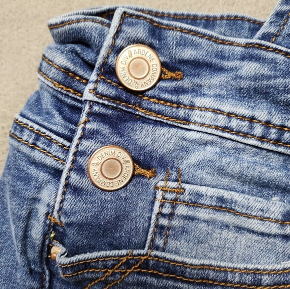 Women's Overalls Distressed Jeans Sz 13 Eighty Two Denim - Picture 7 of 15